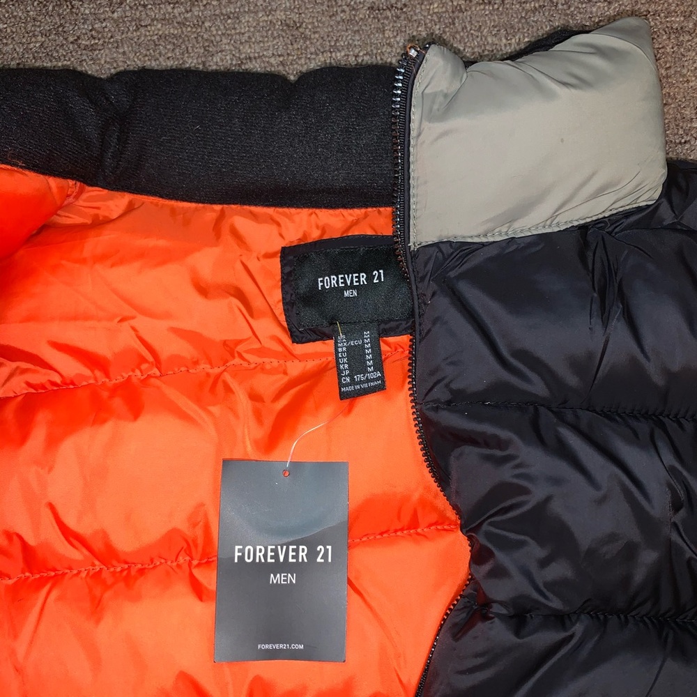Puffer Jacket - Picture 4 of 4